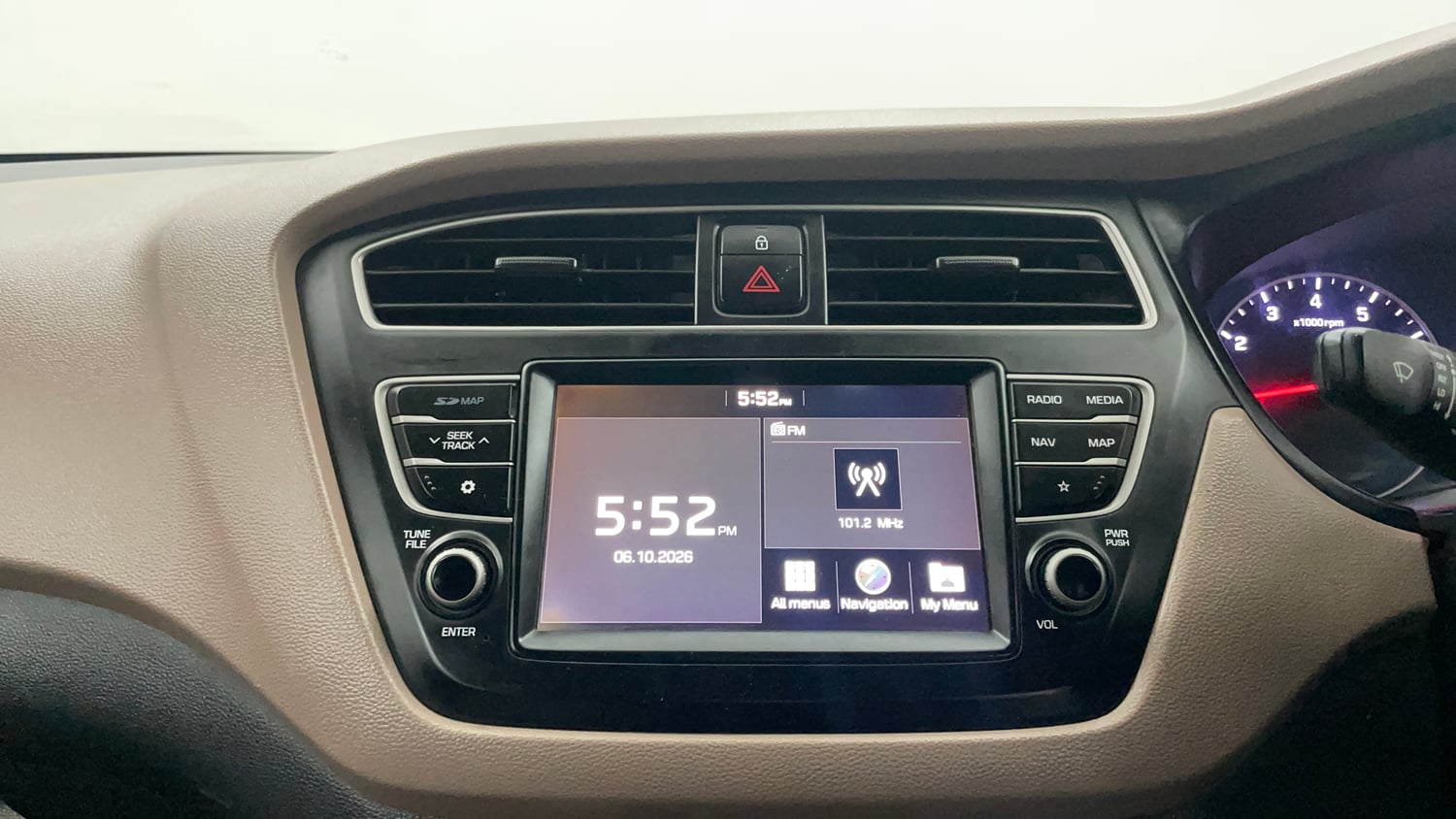 Used 2020 Hyundai Elite i20 Sportz Plus 1.2 Petrol Manual interior MUSIC SYSTEM & AC CONTROL VIEW