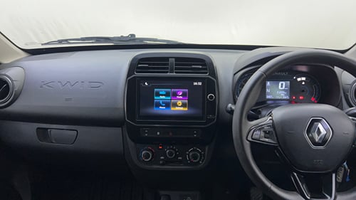 Used 2024 Renault Kwid RXT 1.0L AMT Petrol Automatic interior MUSIC SYSTEM & AC CONTROL VIEW