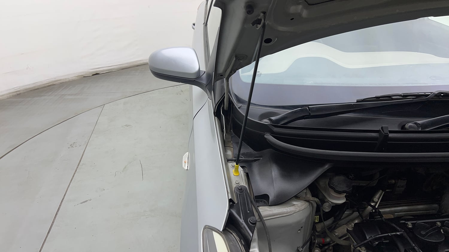 Used 2019 Hyundai Elite i20 Magna Executive 1.2 Petrol Manual engine ENGINE RIGHT SIDE HINGE & APRON VIEW