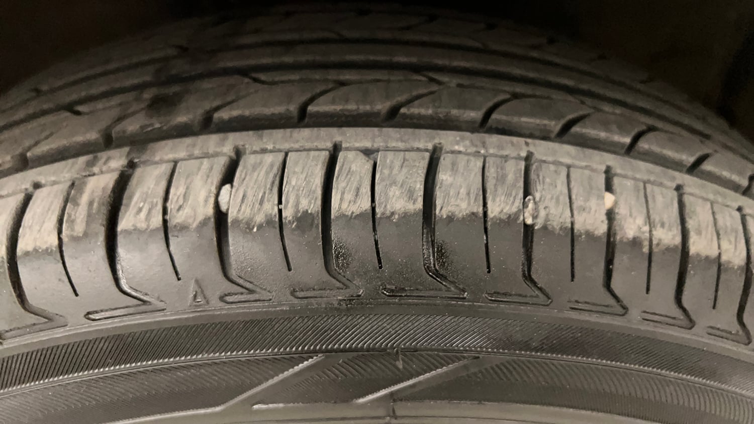 Used 2017 Maruti Suzuki Celerio ZXi AMT Petrol Automatic tyres RIGHT FRONT TYRE TREAD VIEW
