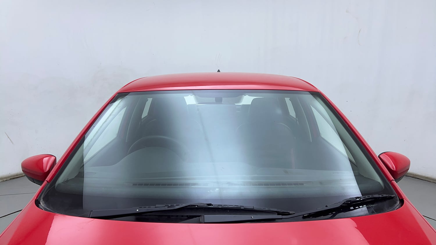 Used 2019 Volkswagen Polo Comfortline 1.0L (P) Petrol Manual exterior FRONT WINDSHIELD VIEW