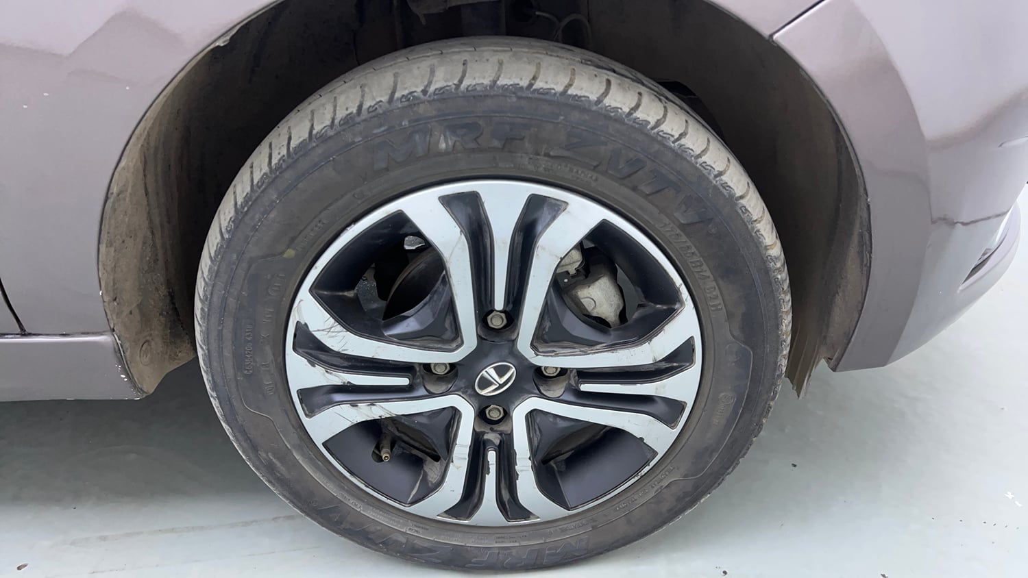Used 2019 Tata Tiago Revotron XZA Petrol Automatic tyres RIGHT FRONT TYRE RIM VIEW