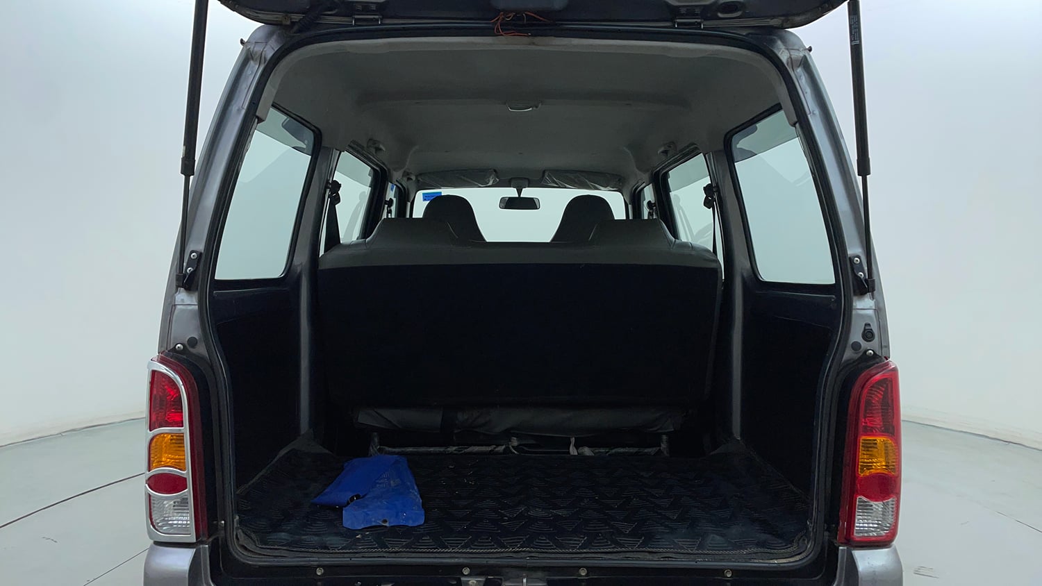 Used 2021 Maruti Suzuki Eeco 5 STR WITH A/C+HTR Petrol Manual interior DICKY INSIDE VIEW