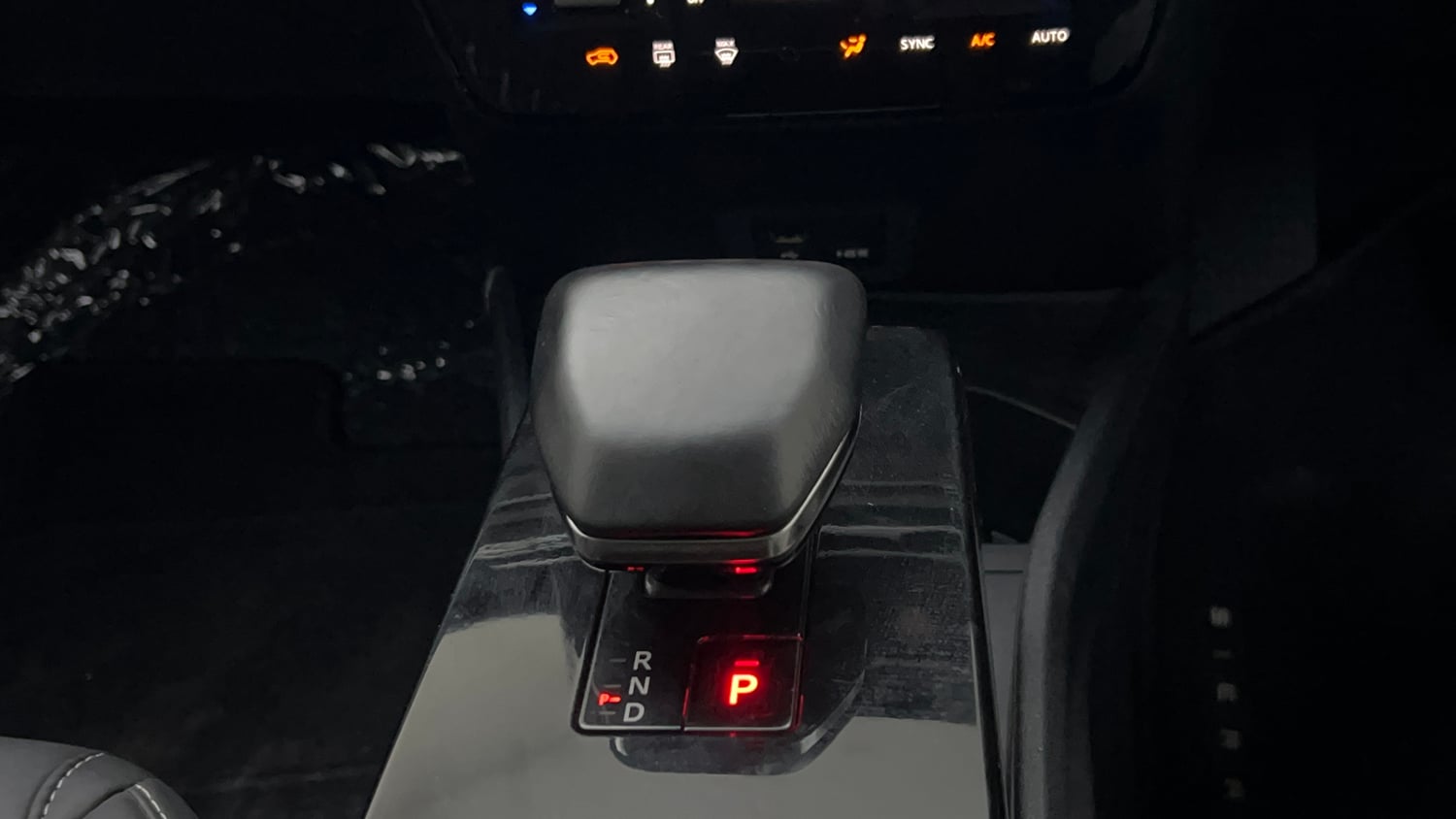 Used 2026 Tata Sierra Pure + P DCA Petrol Petrol Automatic interior GEAR  KNOB VIEW