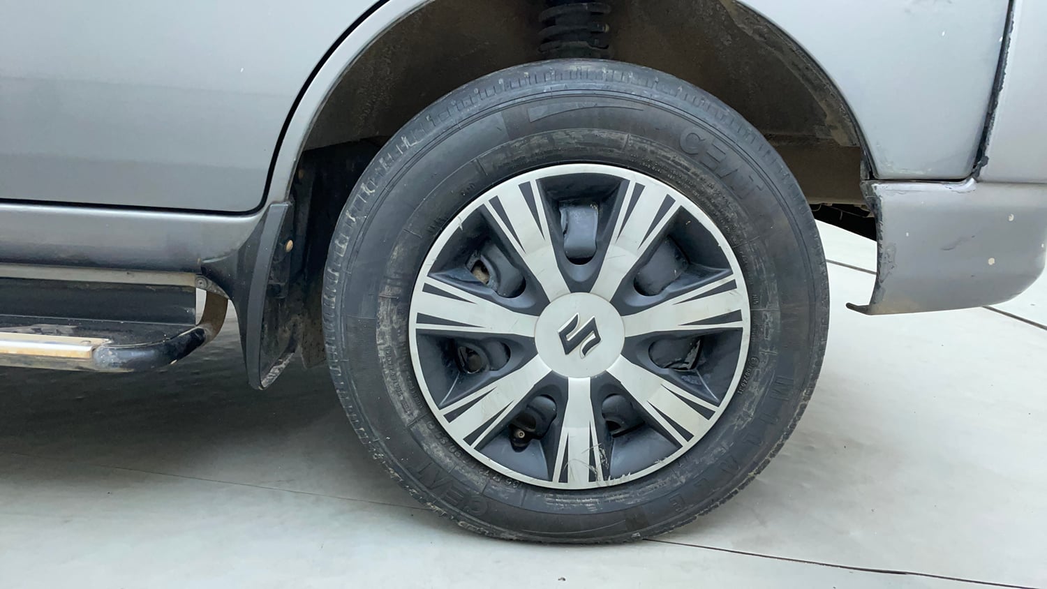 Used 2021 Maruti Suzuki Eeco 5 STR WITH A/C+HTR Petrol Manual tyres RIGHT FRONT TYRE RIM VIEW