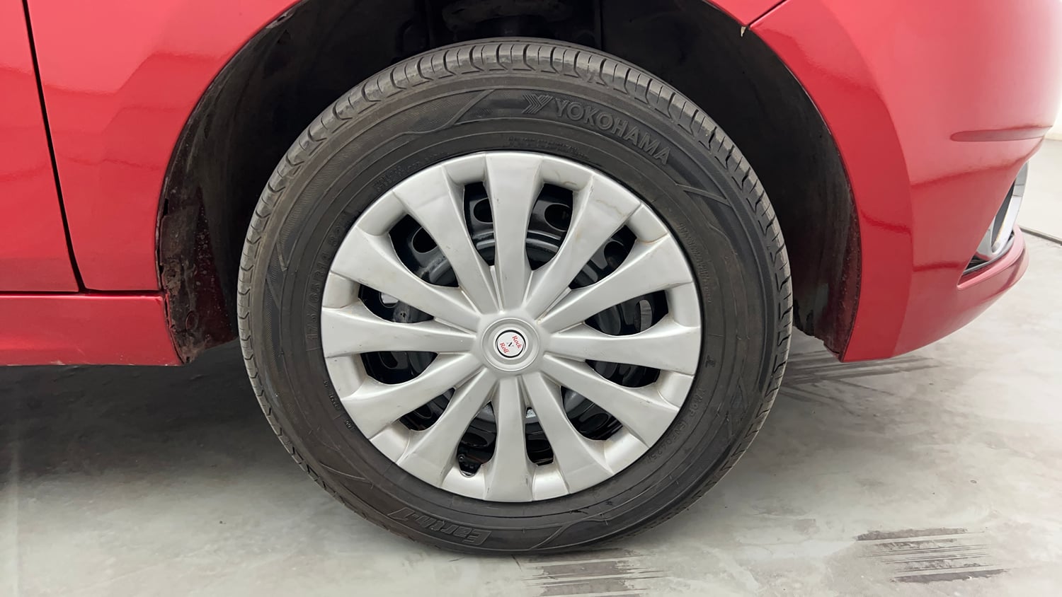 Used 2017 Tata Tiago Revotron XZ w/o Alloy Petrol Manual tyres RIGHT FRONT TYRE RIM VIEW