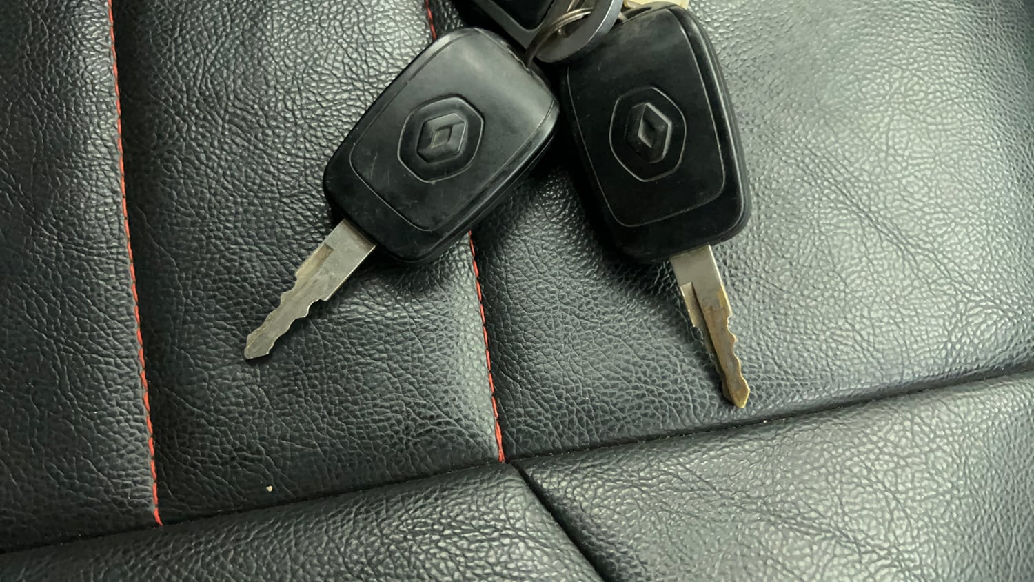 Used 2016 Renault Kwid RXL Petrol Manual extra CAR KEY VIEW