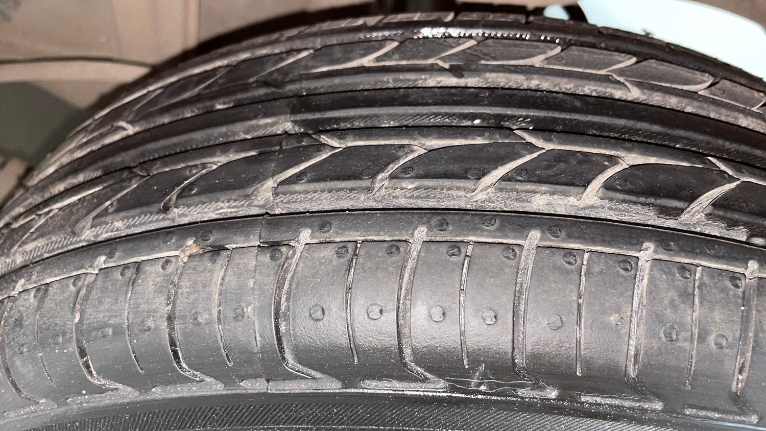 Used 2015 Maruti Suzuki Alto K10 VXi AMT Petrol Automatic tyres LEFT REAR TYRE TREAD VIEW