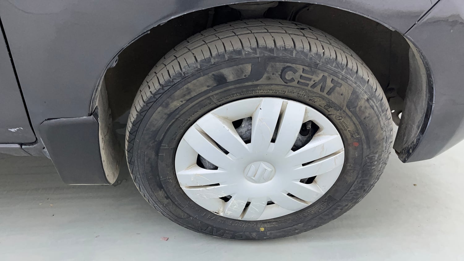 Used 2020 Maruti Suzuki Alto 800 LXi Petrol Manual tyres RIGHT FRONT TYRE RIM VIEW