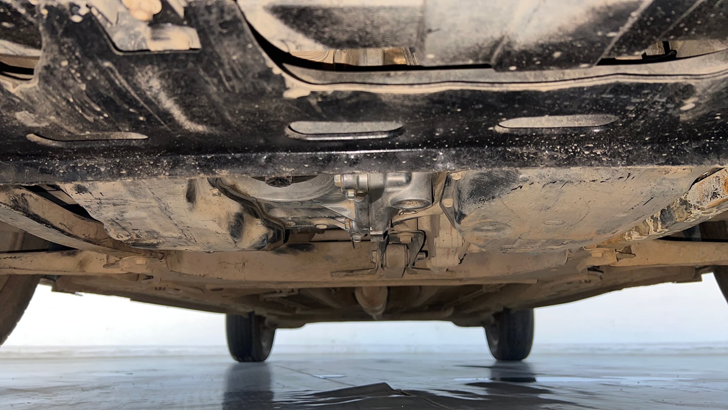 Used 2022 Nissan Magnite XV Premium Turbo CVT Petrol Automatic extra FRONT LEFT UNDERBODY VIEW