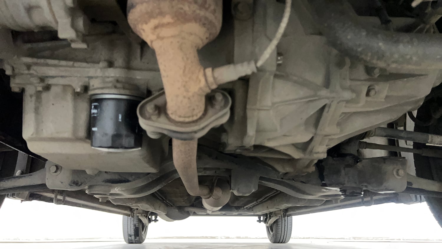 Used 2016 Maruti Suzuki Wagon R 1.0 VXI AMT Petrol Automatic extra FRONT LEFT UNDERBODY VIEW