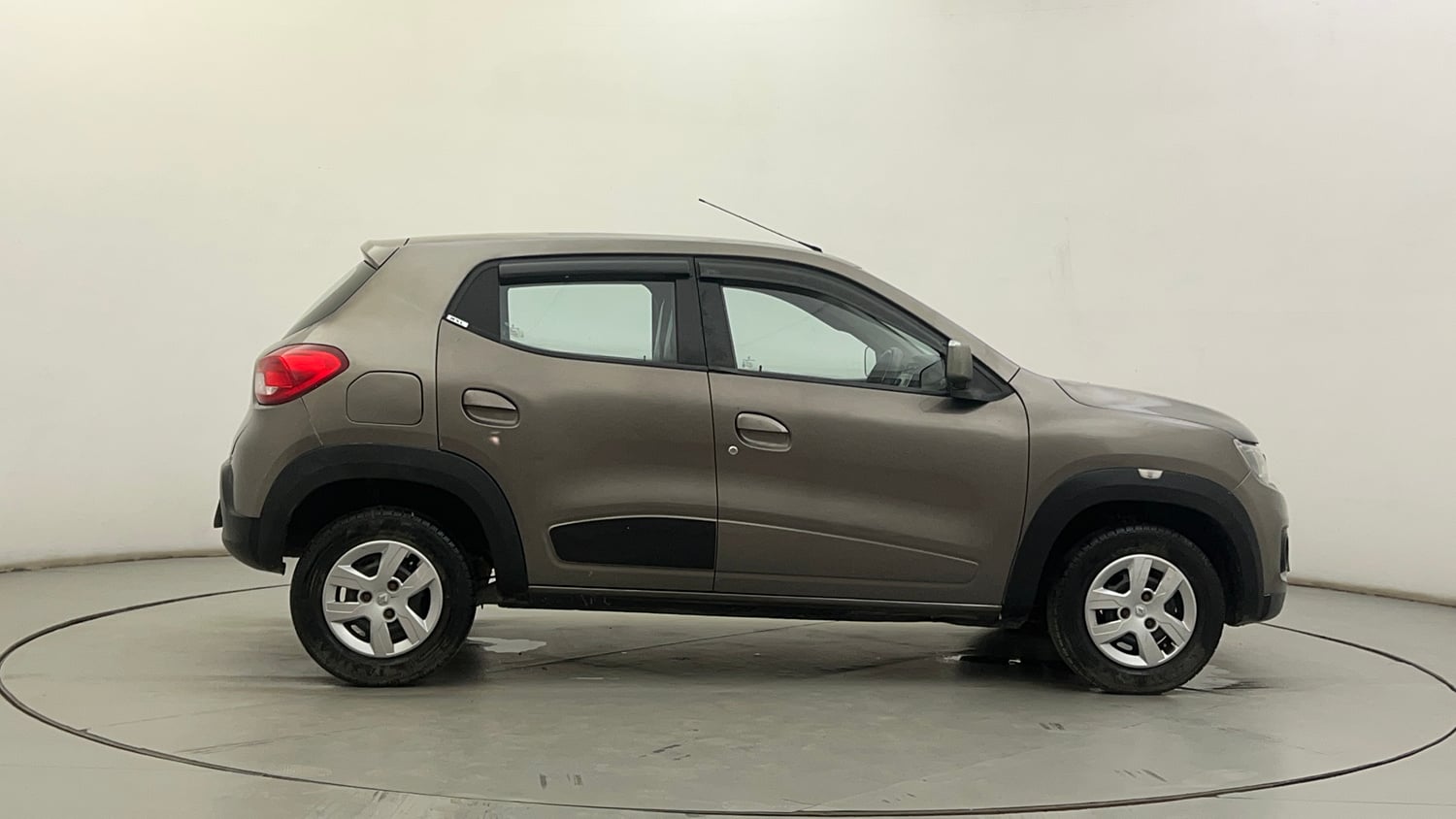 Used 2016 Renault Kwid RXL Petrol Manual exterior RIGHT SIDE VIEW
