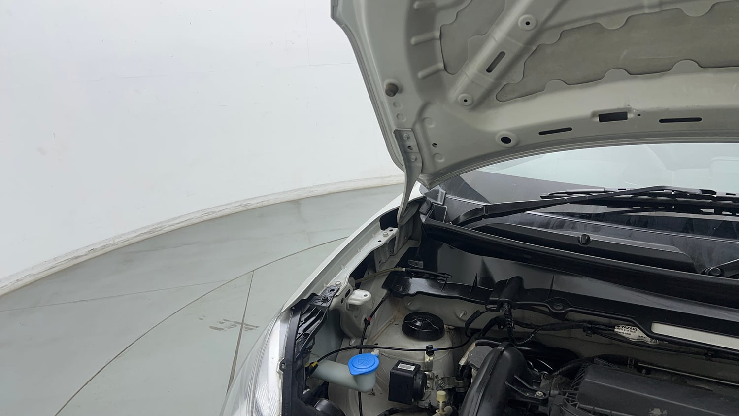 Used 2022 Maruti Suzuki Celerio ZXi Plus Petrol Manual engine ENGINE RIGHT SIDE HINGE & APRON VIEW