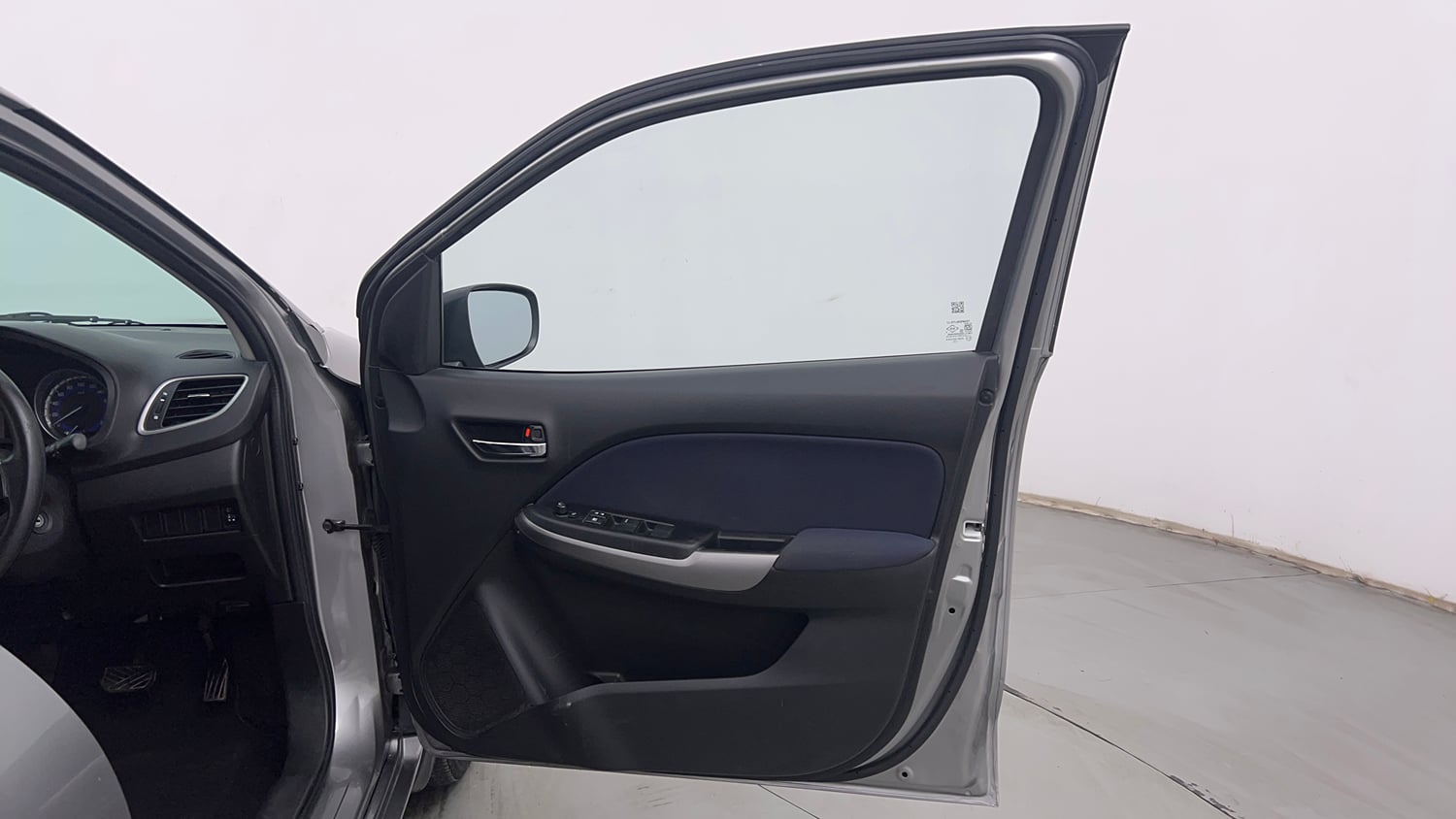Used 2019 null Petrol Automatic interior RIGHT FRONT DOOR OPEN VIEW
