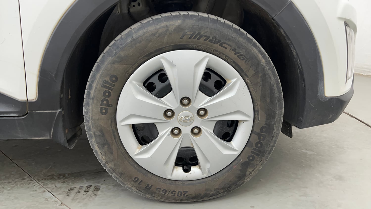 Used 2018 Hyundai Creta S 1.4 CRDi Diesel Manual tyres RIGHT FRONT TYRE RIM VIEW
