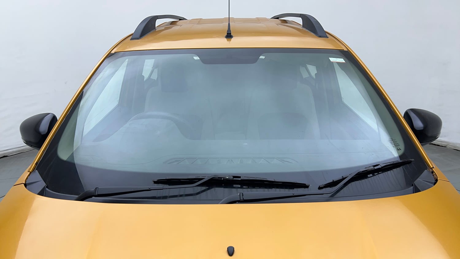 Used 2022 Renault Triber RXT Petrol Manual exterior FRONT WINDSHIELD VIEW