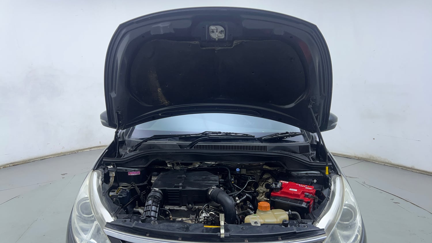 Used 2015 Tata Zest XT Petrol Petrol Manual engine ENGINE & BONNET OPEN FRONT VIEW