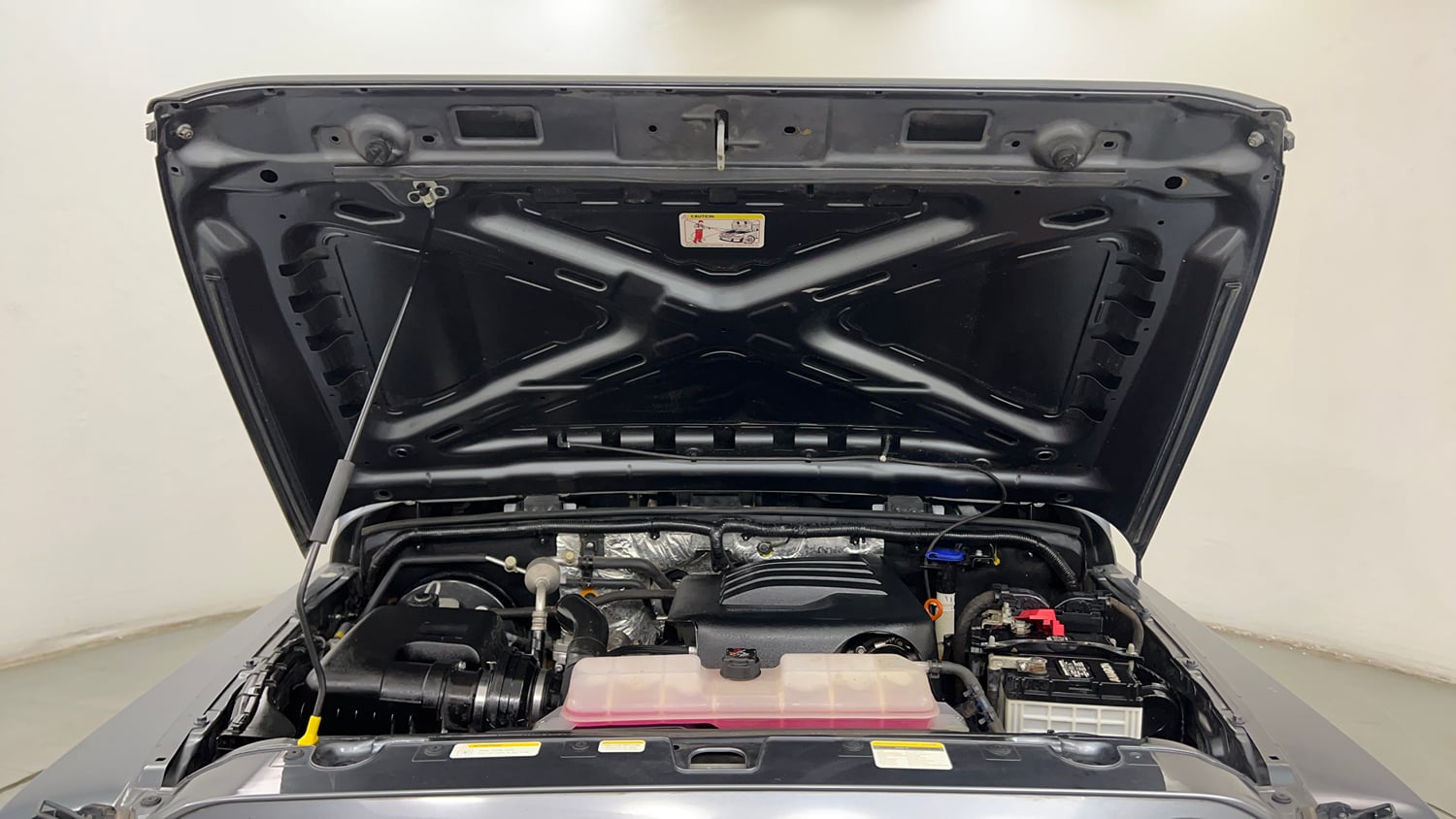 Used 2022 mahindra Thar LX Hard Top Petrol MT 4WD Petrol Manual engine ENGINE & BONNET OPEN FRONT VIEW