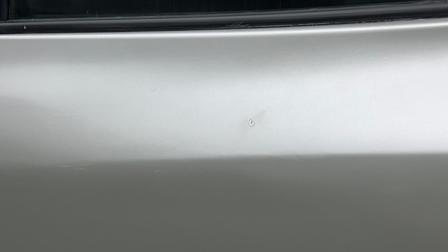 Used 2021 Maruti Suzuki Swift VXi AMT Petrol Automatic dents MINOR DENT