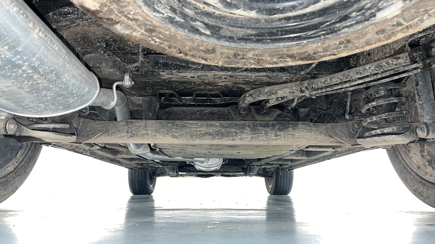 Used 2023 MG Motors Hector Plus Savvy Pro 1.5 Turbo Petrol CVT 7 STR Petrol Automatic extra REAR UNDERBODY VIEW (TAKEN FROM REAR)