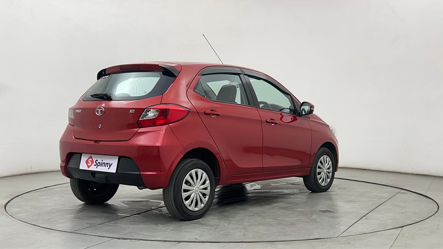 Used 2017 Tata Tiago Revotron XZ w/o Alloy Petrol Manual exterior RIGHT REAR CORNER VIEW