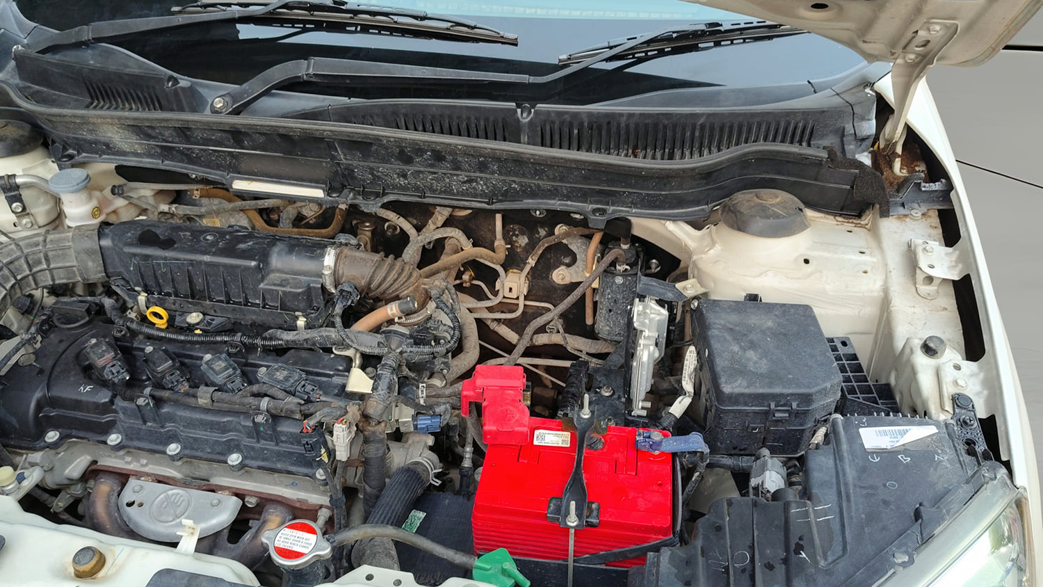 Used 2021 Toyota Urban Cruiser Mid Grade MT Petrol Manual engine ENGINE LEFT SIDE HINGE & APRON VIEW