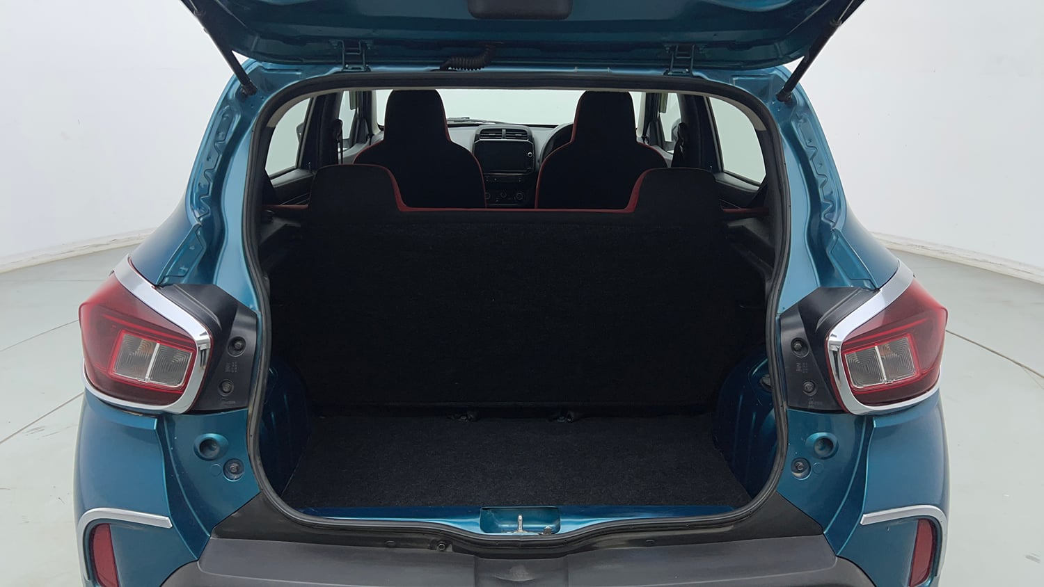 Used 2021 Renault Kwid RXT 1.0 AMT Opt Petrol Automatic interior DICKY INSIDE VIEW