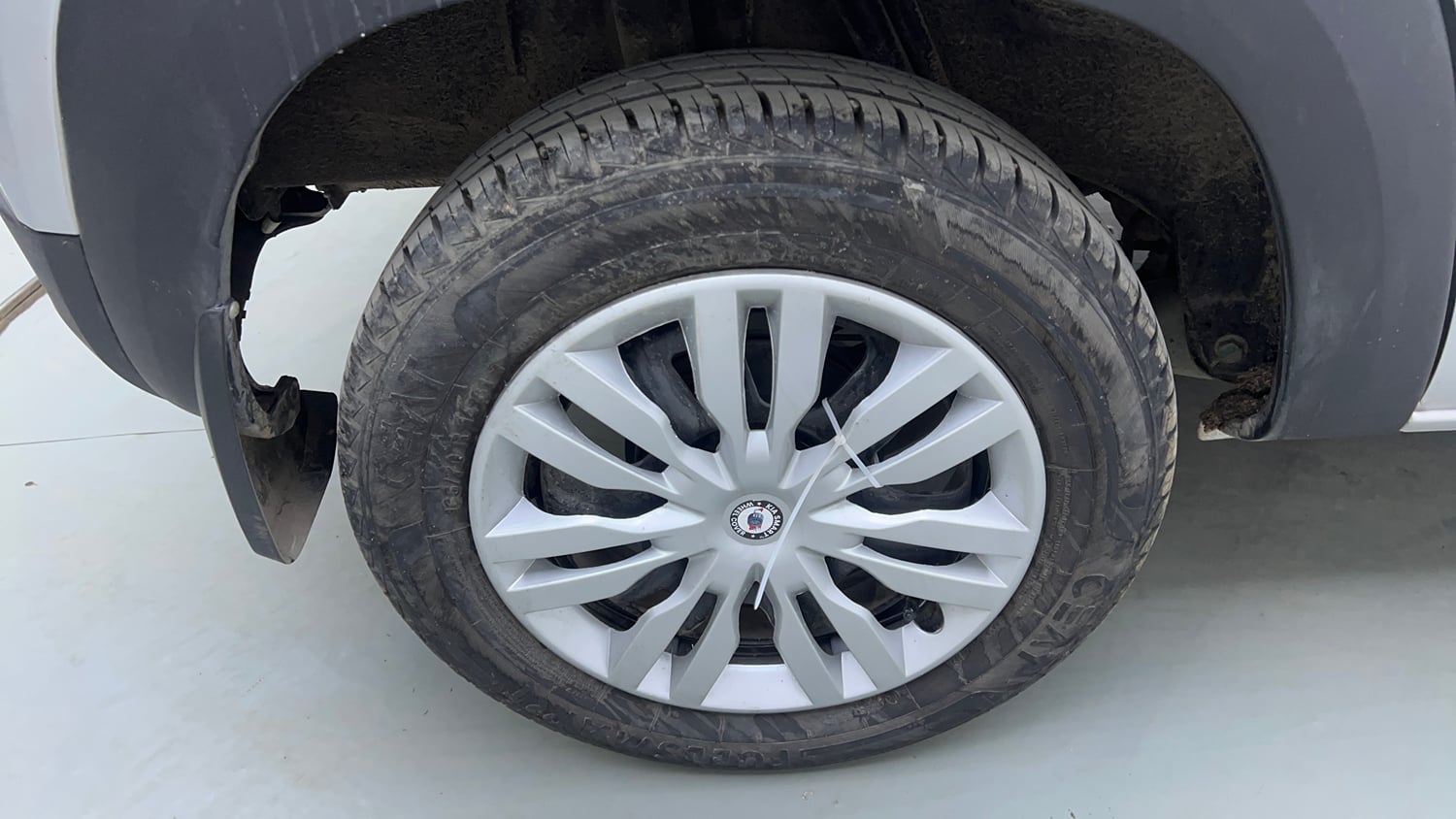 Used 2023 Renault Kwid CLIMBER Petrol Manual tyres RIGHT REAR TYRE RIM VIEW