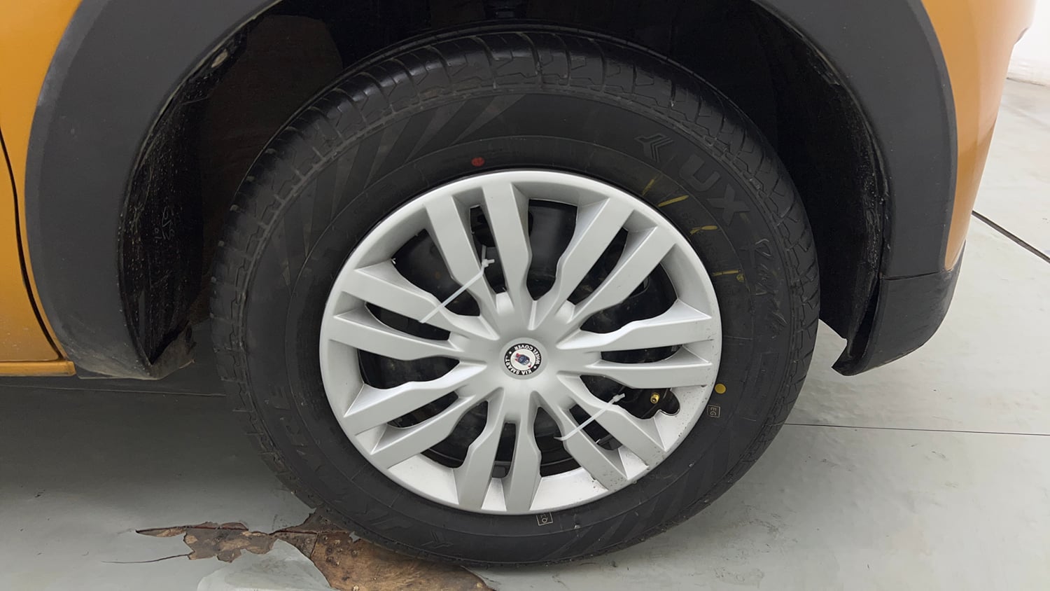 Used 2022 Renault Triber RXT Petrol Manual tyres RIGHT FRONT TYRE RIM VIEW