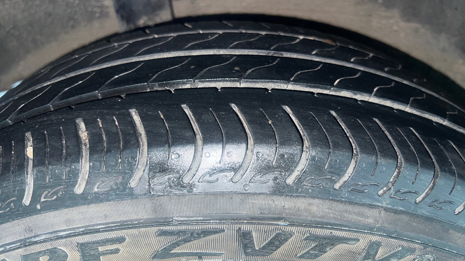 Used 2023 Honda Amaze VX 1.2 Petrol CVT Petrol Automatic tyres RIGHT REAR TYRE TREAD VIEW