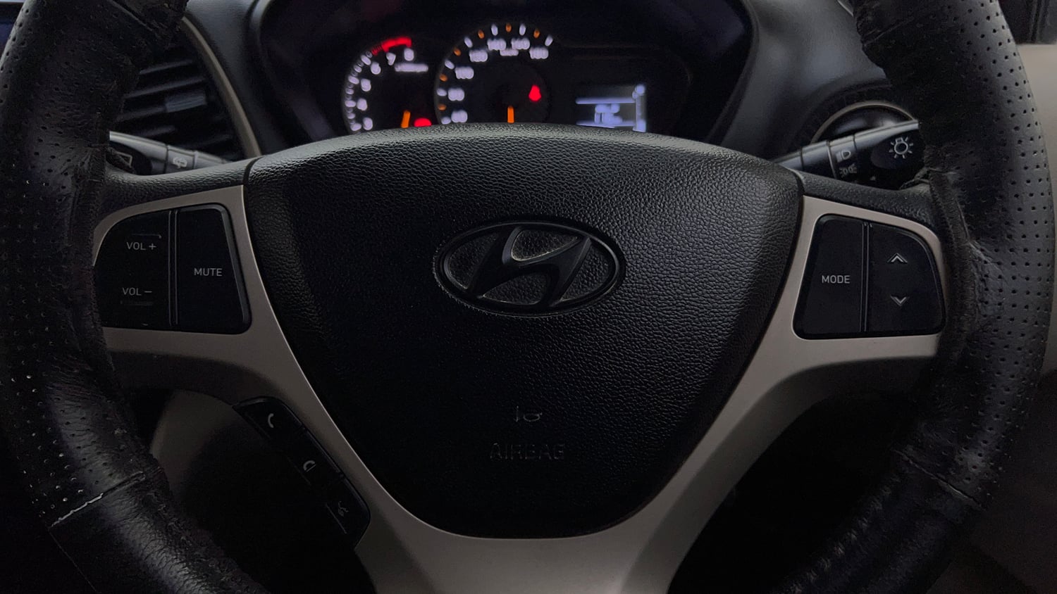 Used 2019 Hyundai Santro Asta Petrol Manual top_features Airbags