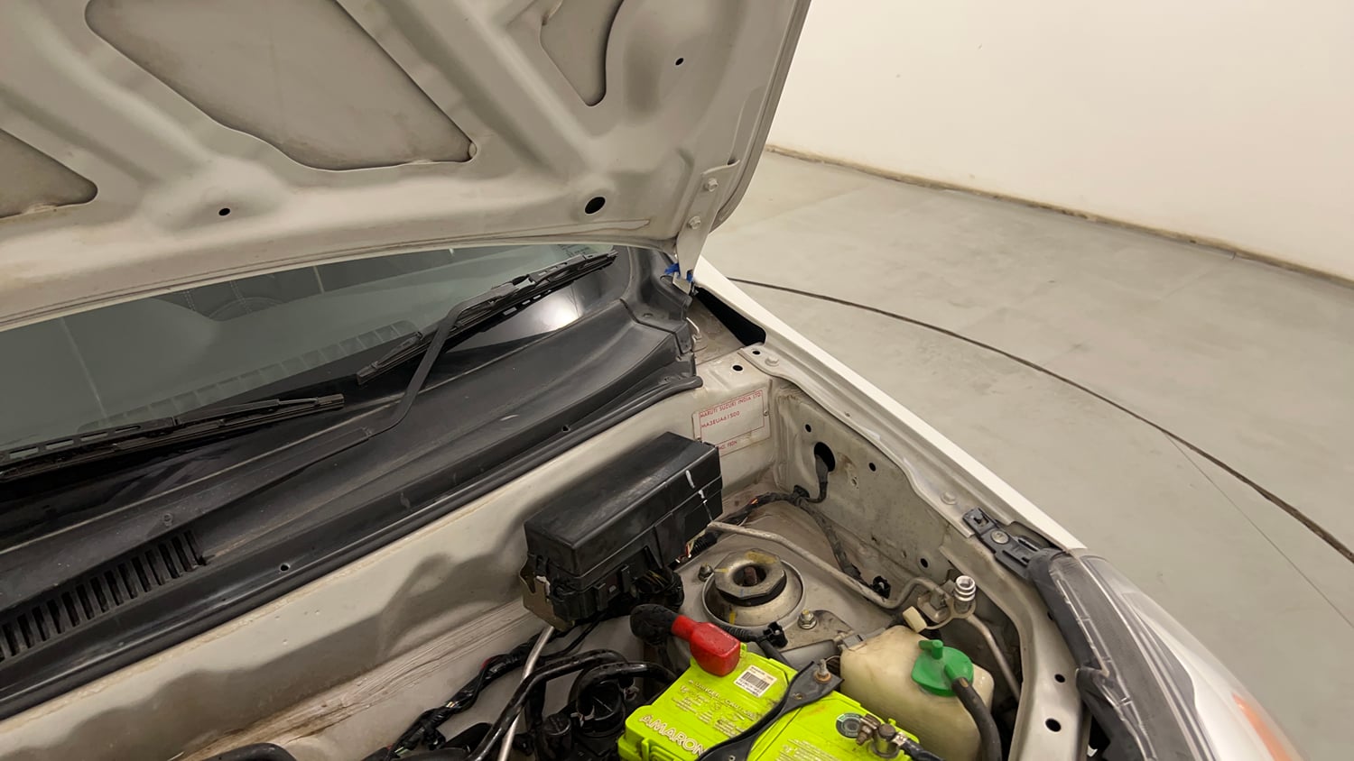 Used 2018 Maruti Suzuki Alto 800 LXi (O) Petrol Manual engine ENGINE LEFT SIDE HINGE & APRON VIEW