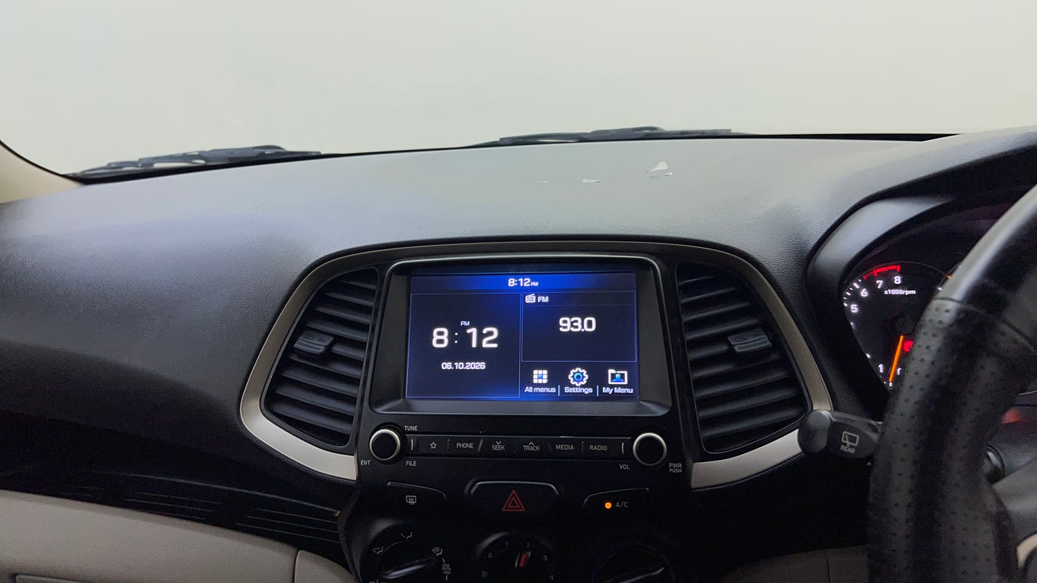 Used 2019 Hyundai Santro Asta Petrol Manual top_features Integrated (in-dash) music system