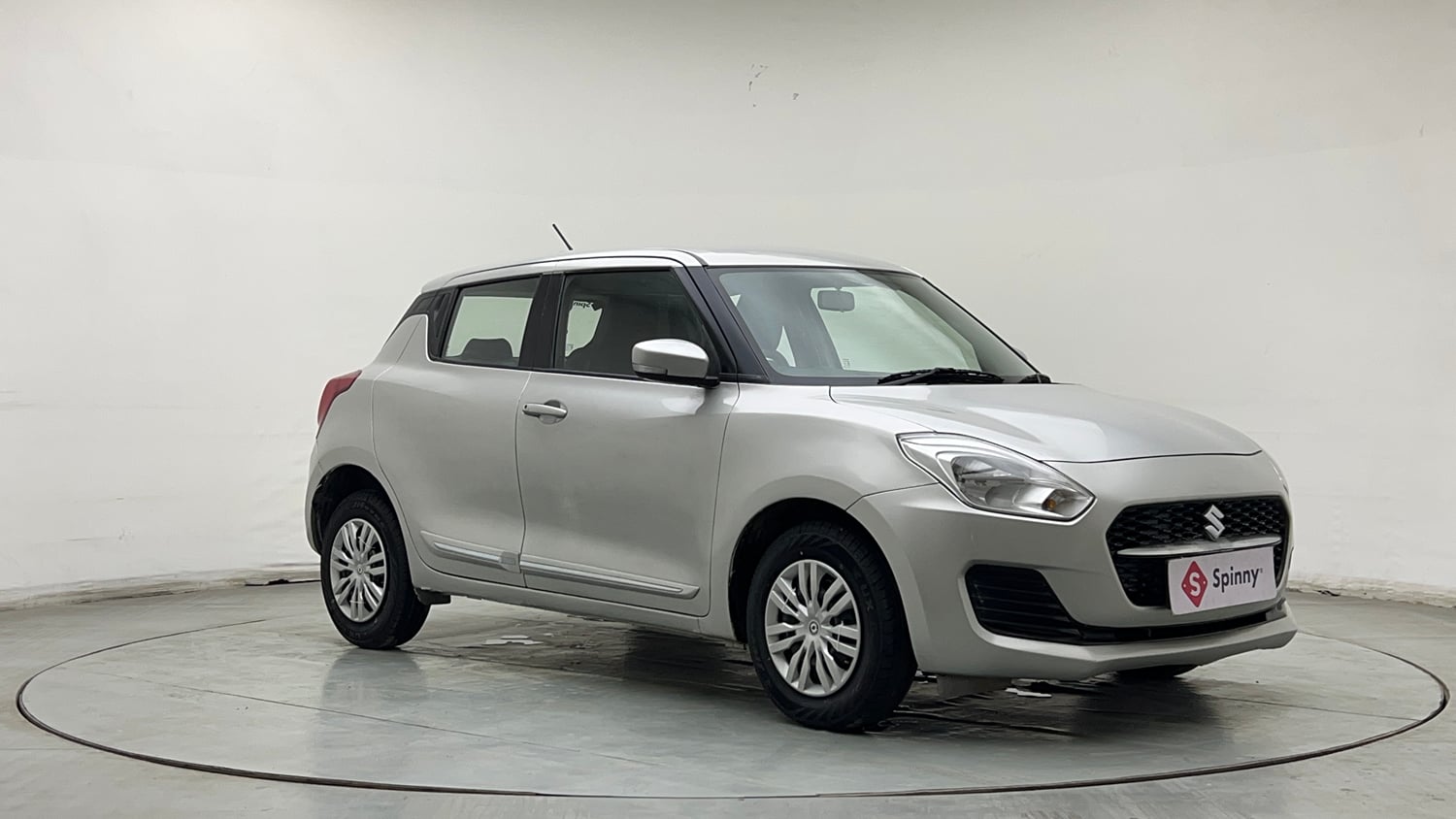Used 2021 Maruti Suzuki Swift VXi AMT Petrol Automatic exterior RIGHT FRONT CORNER VIEW