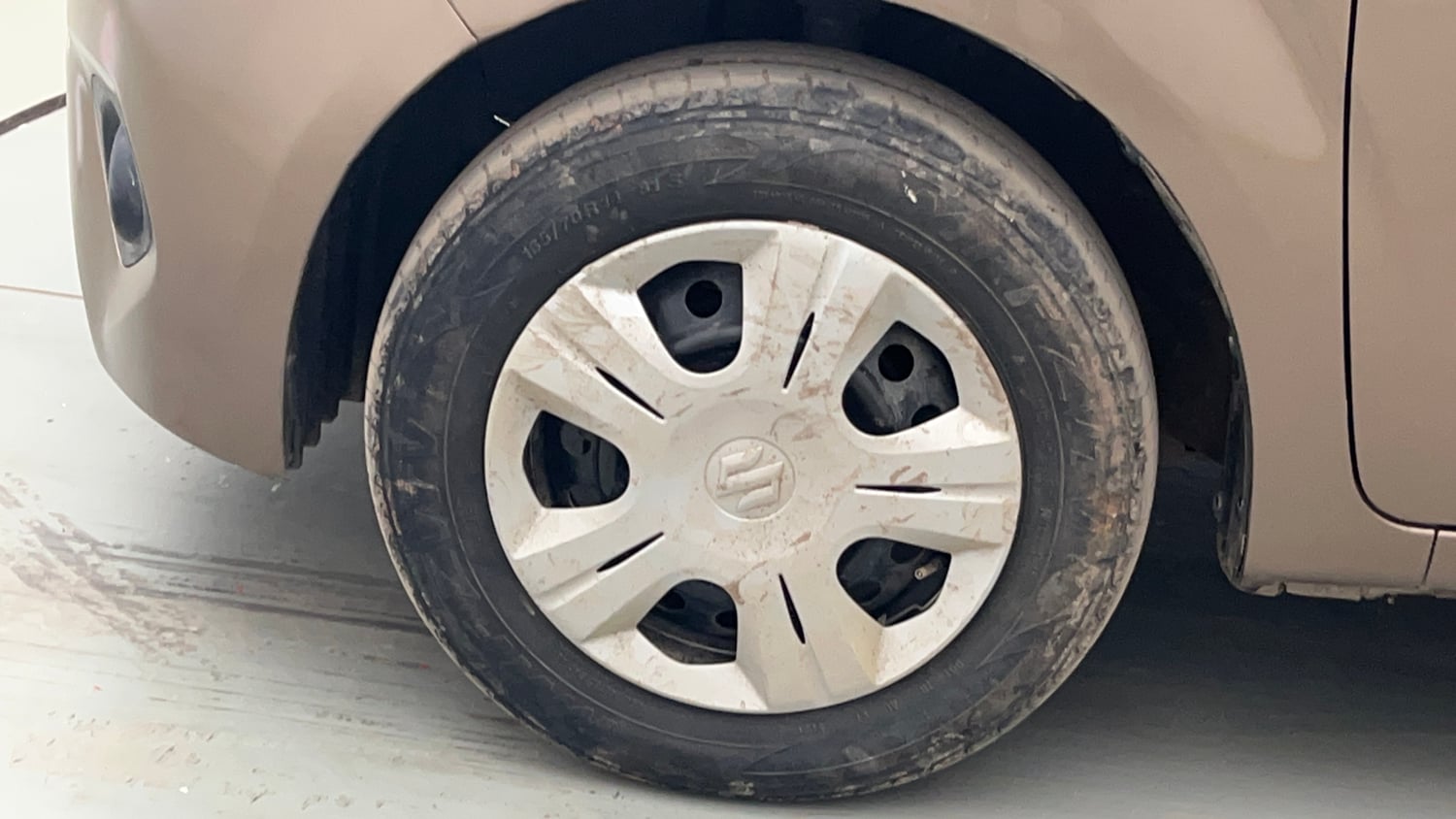 Used 2022 Maruti Suzuki Wagon R VXi (O) 1.2 Petrol Manual tyres LEFT FRONT TYRE RIM VIEW