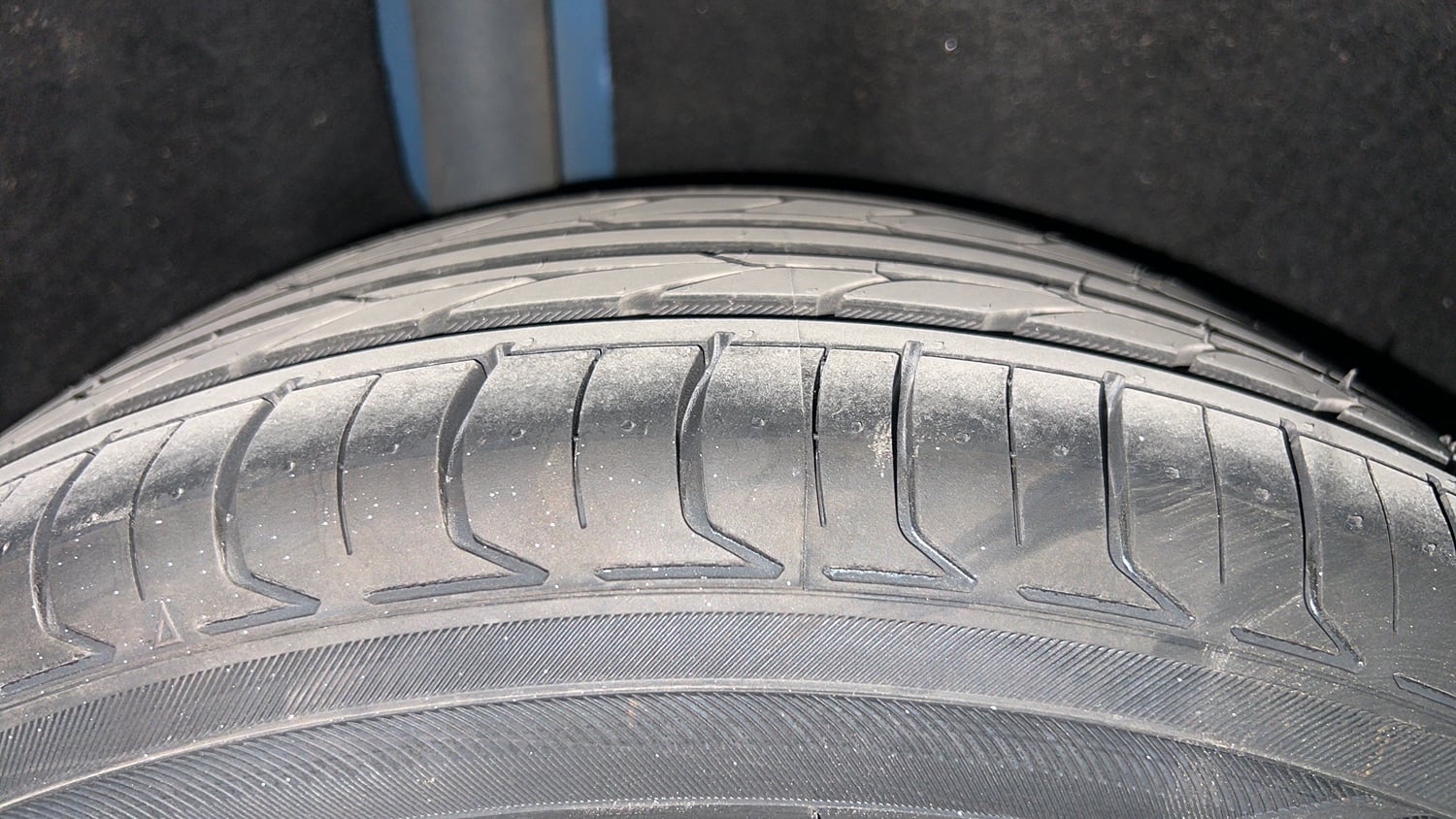 Used 2021 Ford EcoSport Titanium Plus 1.5L Ti-VCT AT Petrol Automatic tyres RIGHT REAR TYRE TREAD VIEW