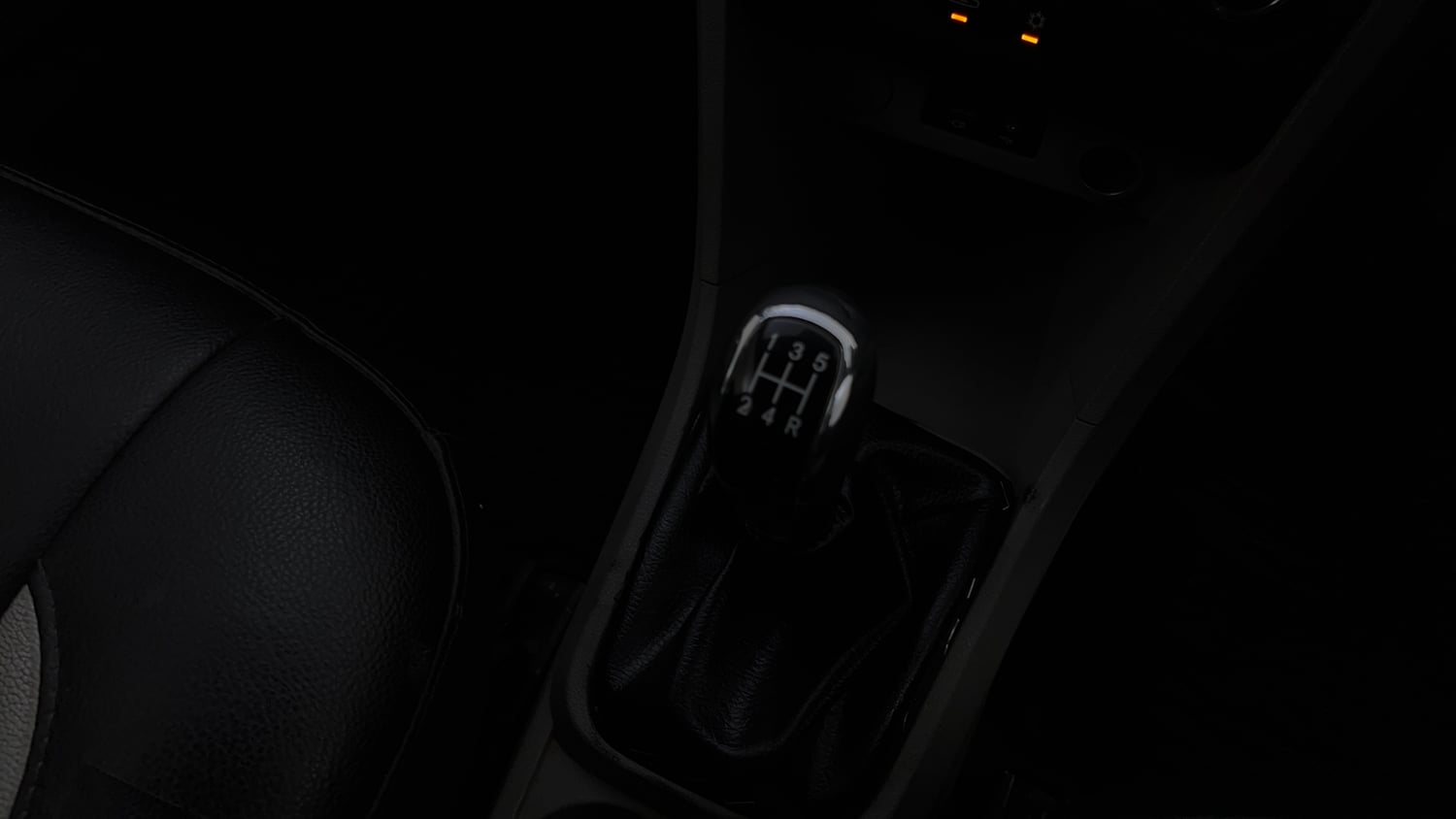 Used 2018 Tata Tiago Revotron XZ Petrol Manual interior GEAR  KNOB VIEW