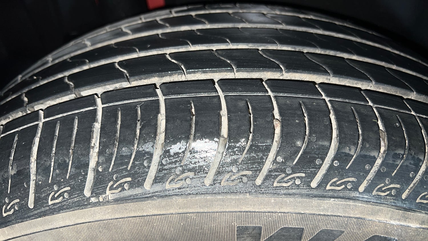 Used 2024 Maruti Suzuki Brezza Zxi Plus Dual Tone Petrol Manual tyres RIGHT REAR TYRE TREAD VIEW