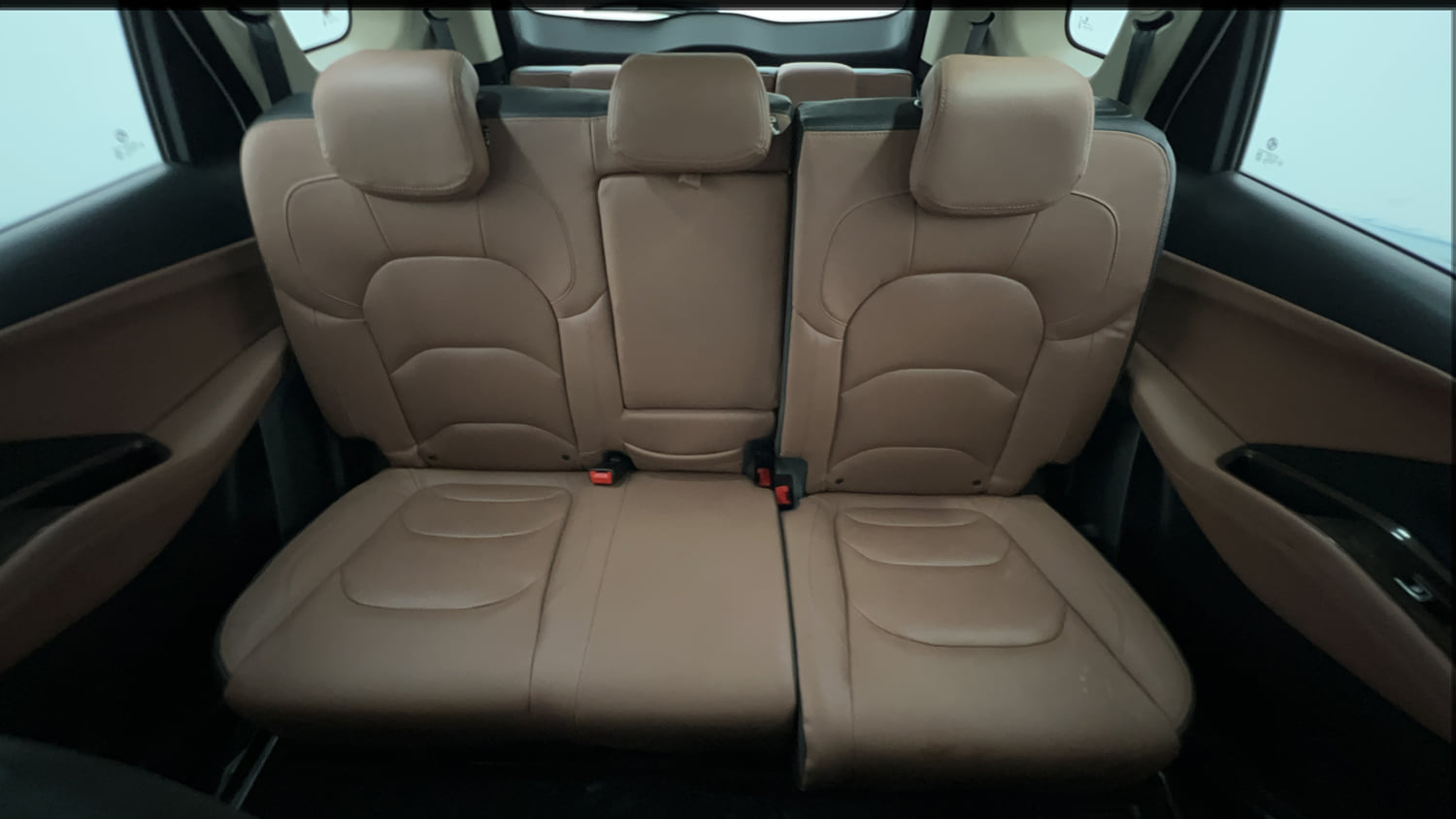 Used 2023 MG Motors Hector Plus Savvy Pro 1.5 Turbo Petrol CVT 7 STR Petrol Automatic interior REAR SEAT CONDITION VIEW