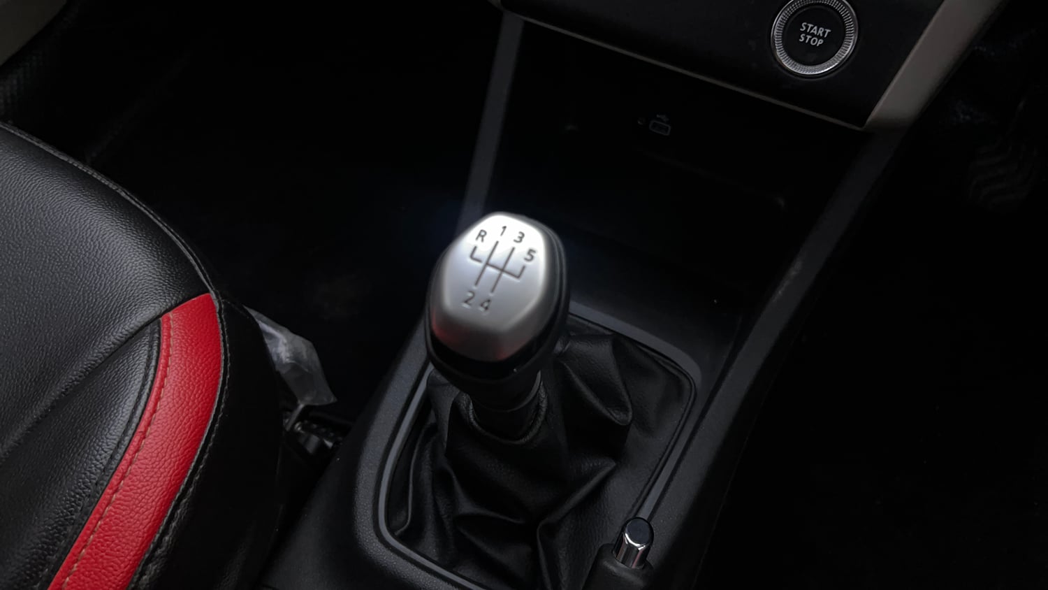 Used 2021 Renault Triber RXZ Petrol Manual interior GEAR  KNOB VIEW