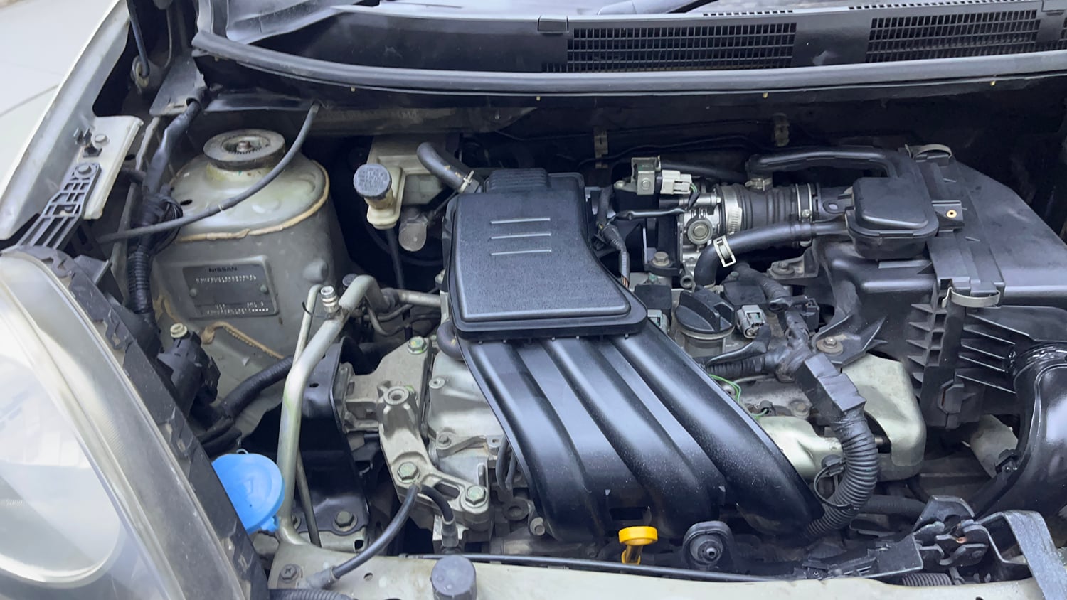 Used 2014 Nissan Micra Active XL Petrol Manual engine ENGINE RIGHT SIDE VIEW
