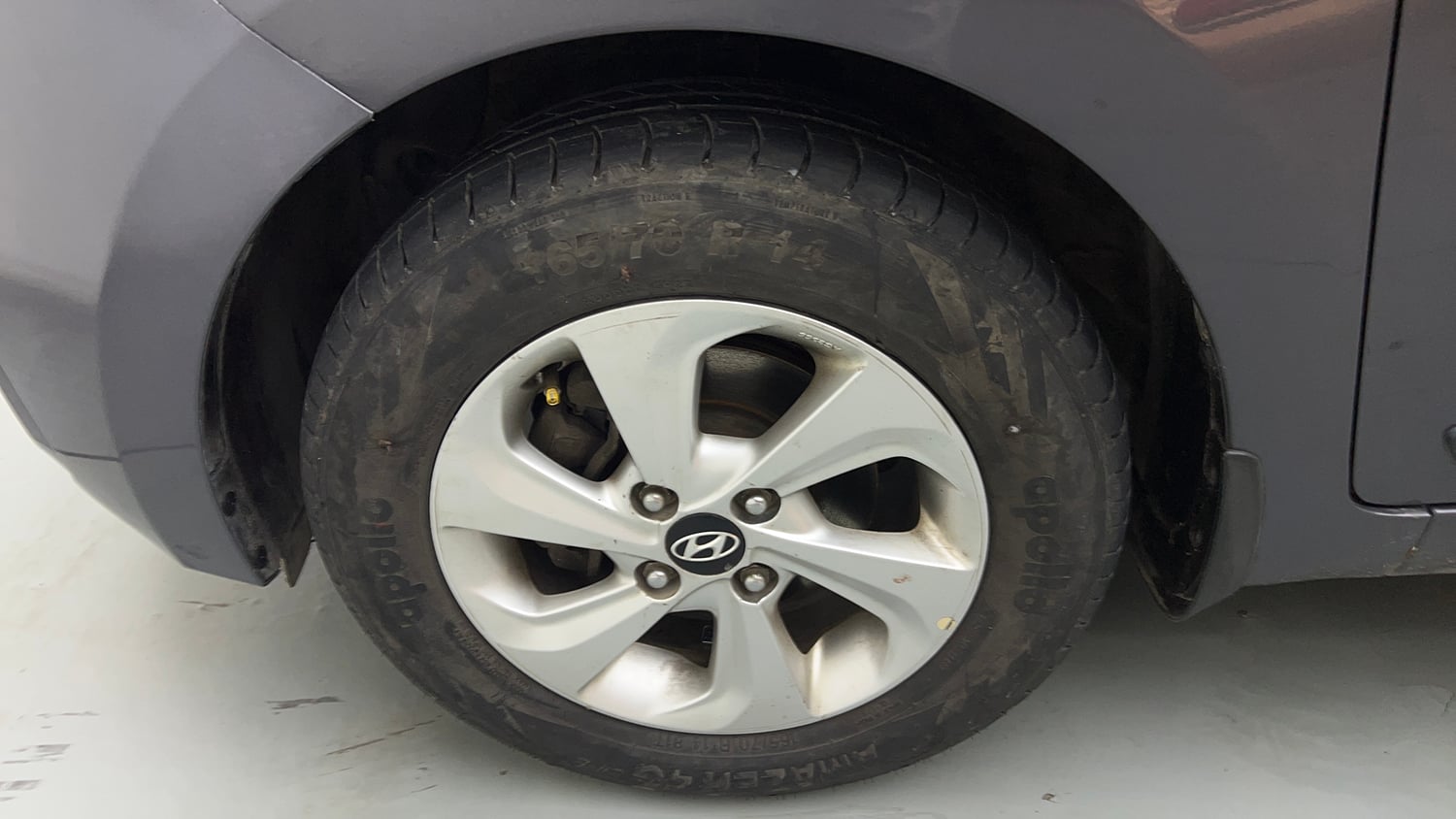 Used 2017 Hyundai Xcent SX Petrol Manual tyres LEFT FRONT TYRE RIM VIEW