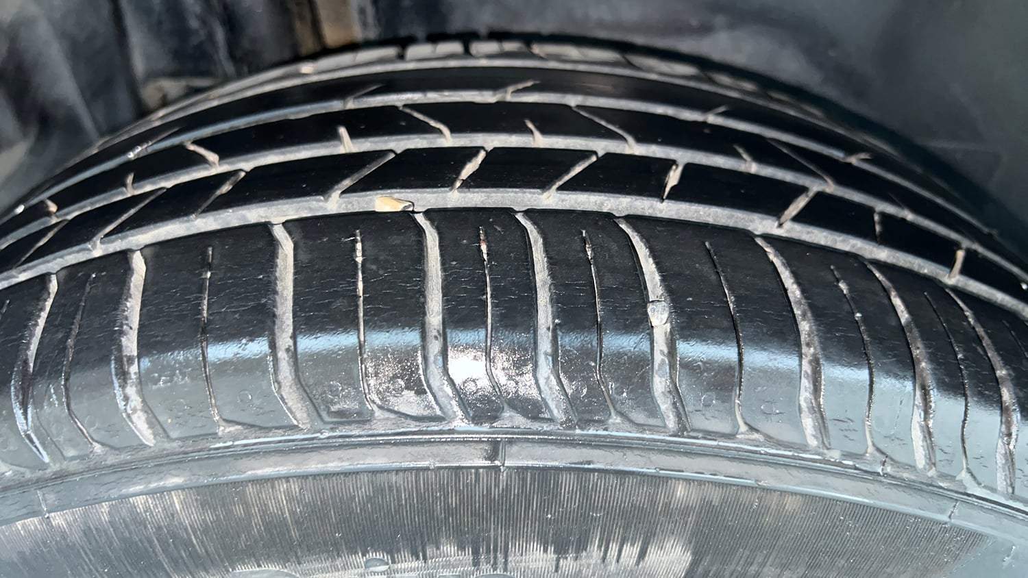 Used 2020 maruti-suzuki Vitara Brezza VXi Petrol Manual tyres RIGHT REAR TYRE TREAD VIEW