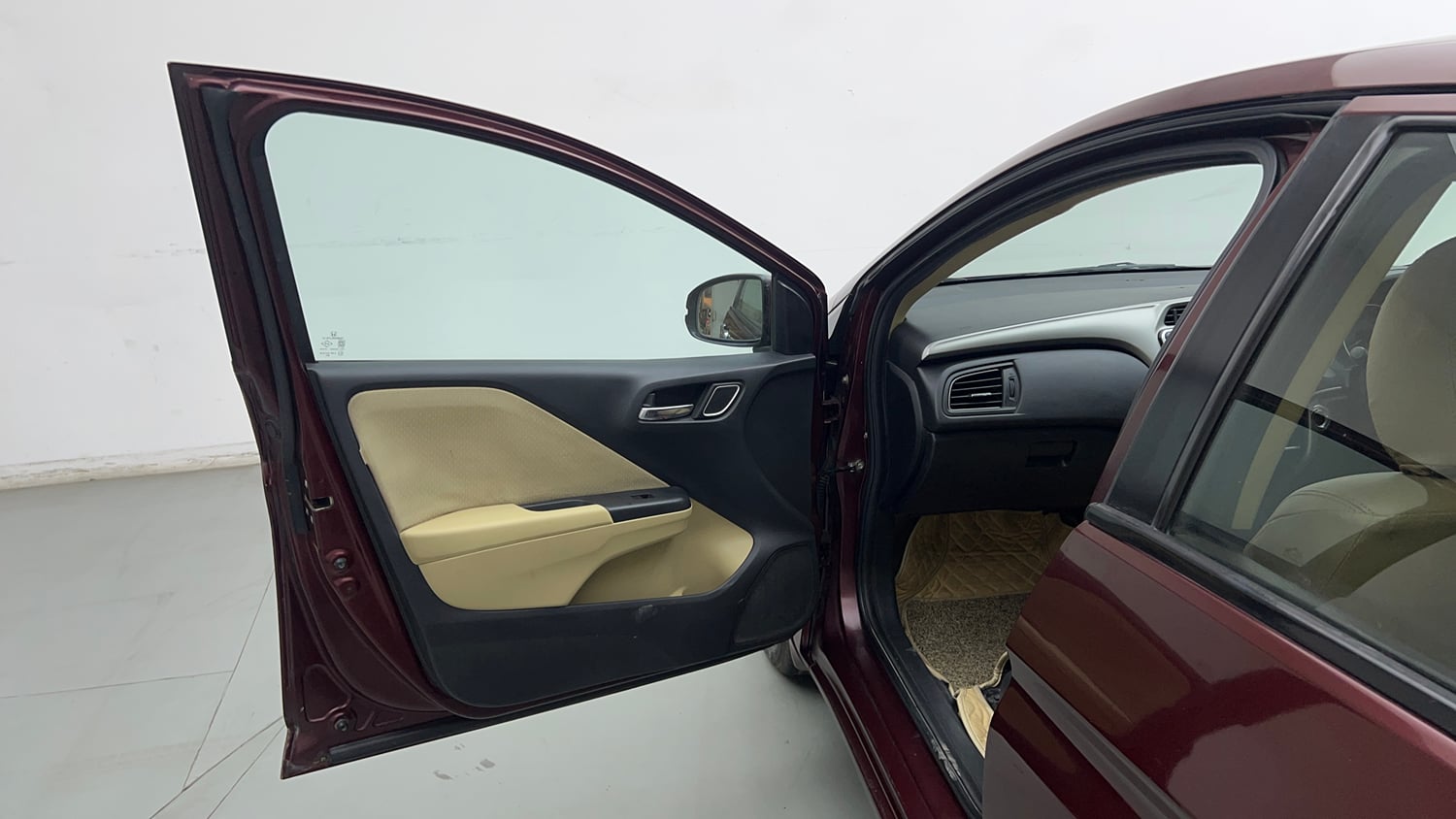 Used 2017 Honda City V Petrol Petrol Manual interior LEFT FRONT DOOR OPEN VIEW