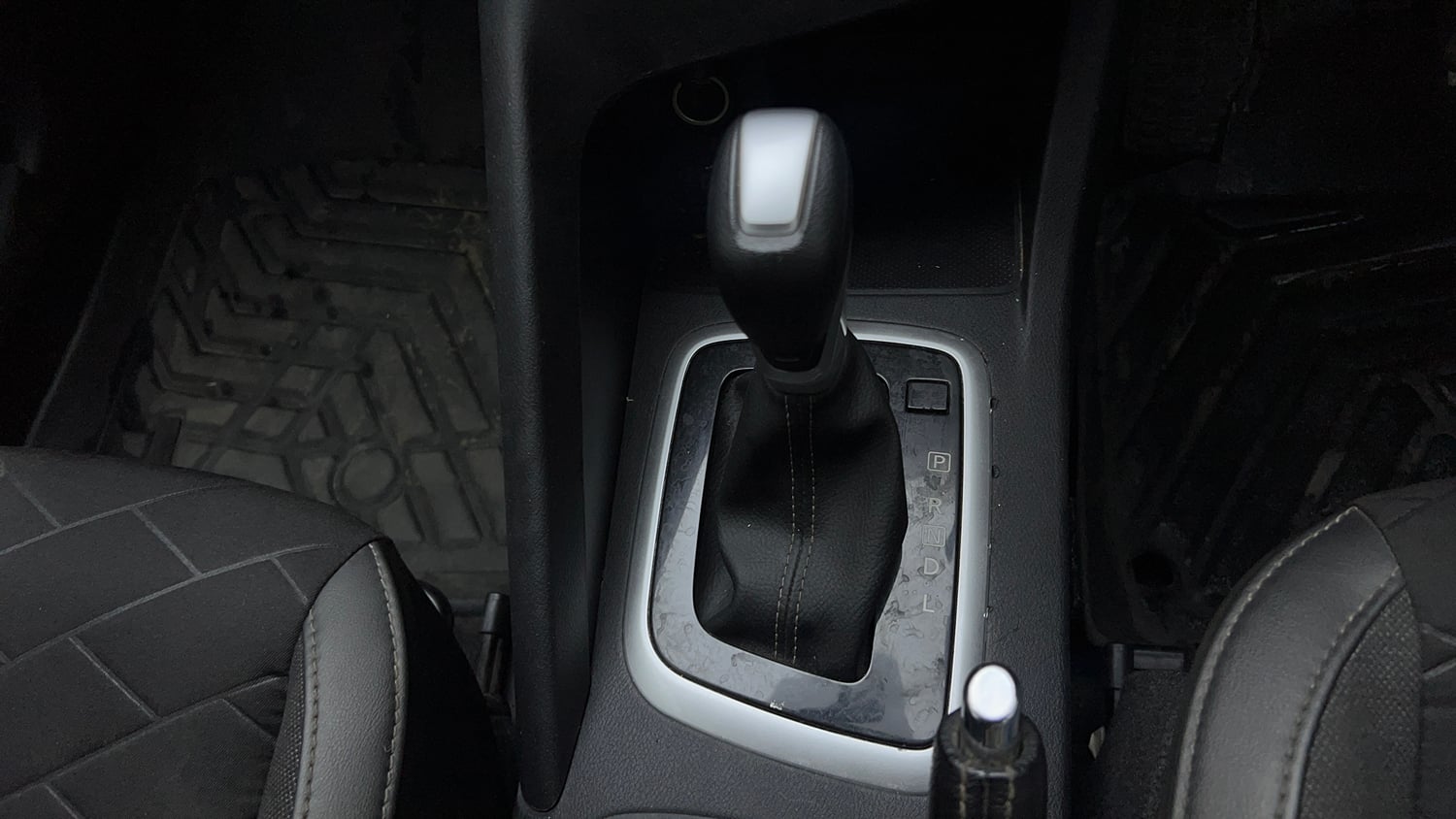 Used 2022 Nissan Magnite XV Premium Turbo CVT Petrol Automatic interior GEAR  KNOB VIEW