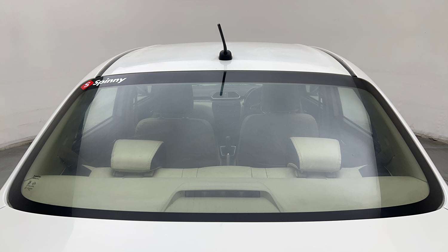 Used 2018 Maruti Suzuki Dzire VXi Petrol Manual exterior BACK WINDSHIELD VIEW