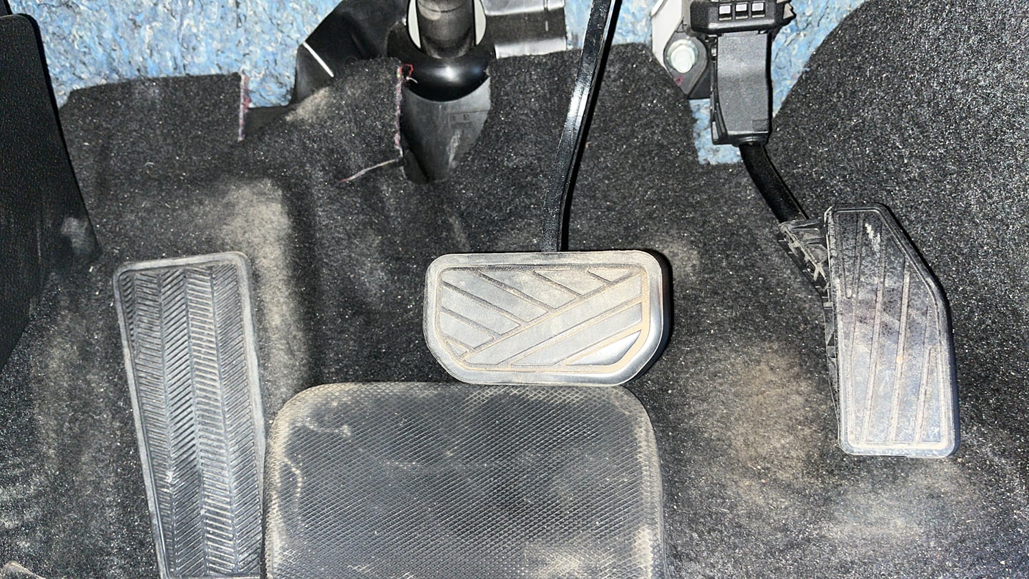 Used 2024 Maruti Suzuki Fronx Alpha 1.0L Turbo 6 AT Petrol Automatic interior PEDALS VIEW
