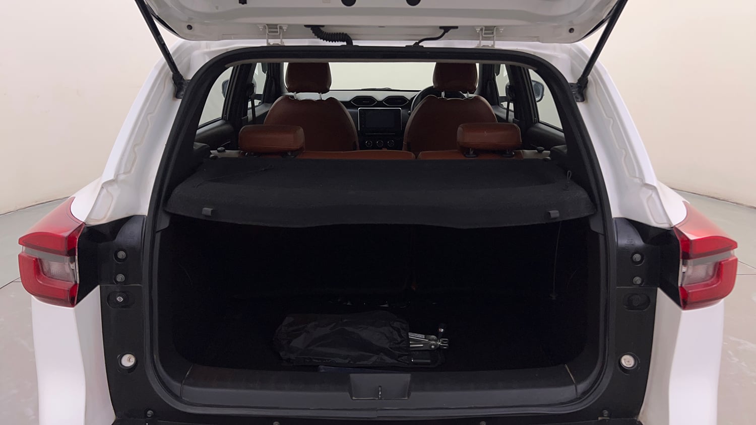 Used 2022 Nissan Magnite XV Premium Turbo Petrol Manual interior DICKY INSIDE VIEW