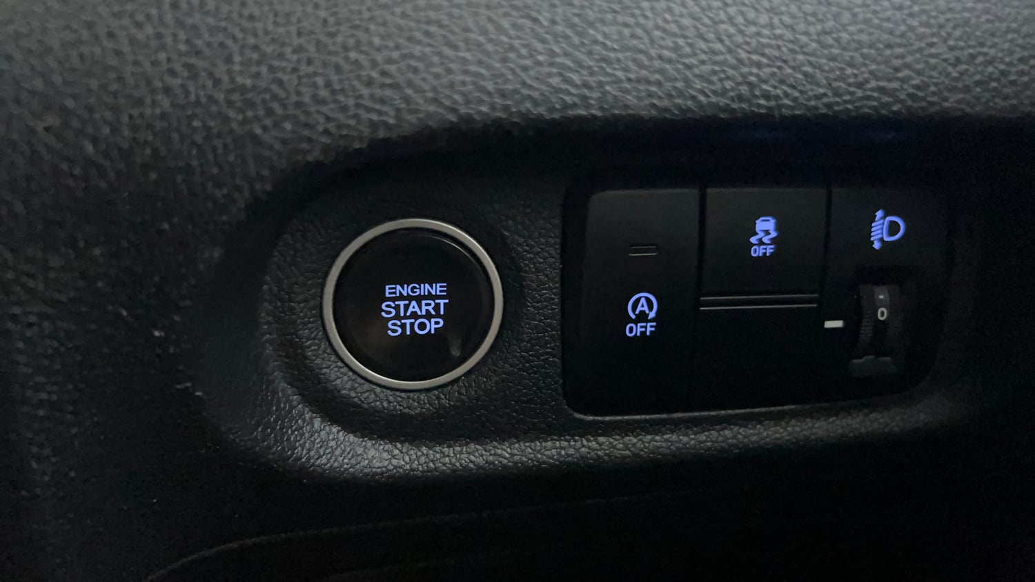 Used 2023 Hyundai Creta SX 1.5 Petrol Petrol Manual top_features Keyless start