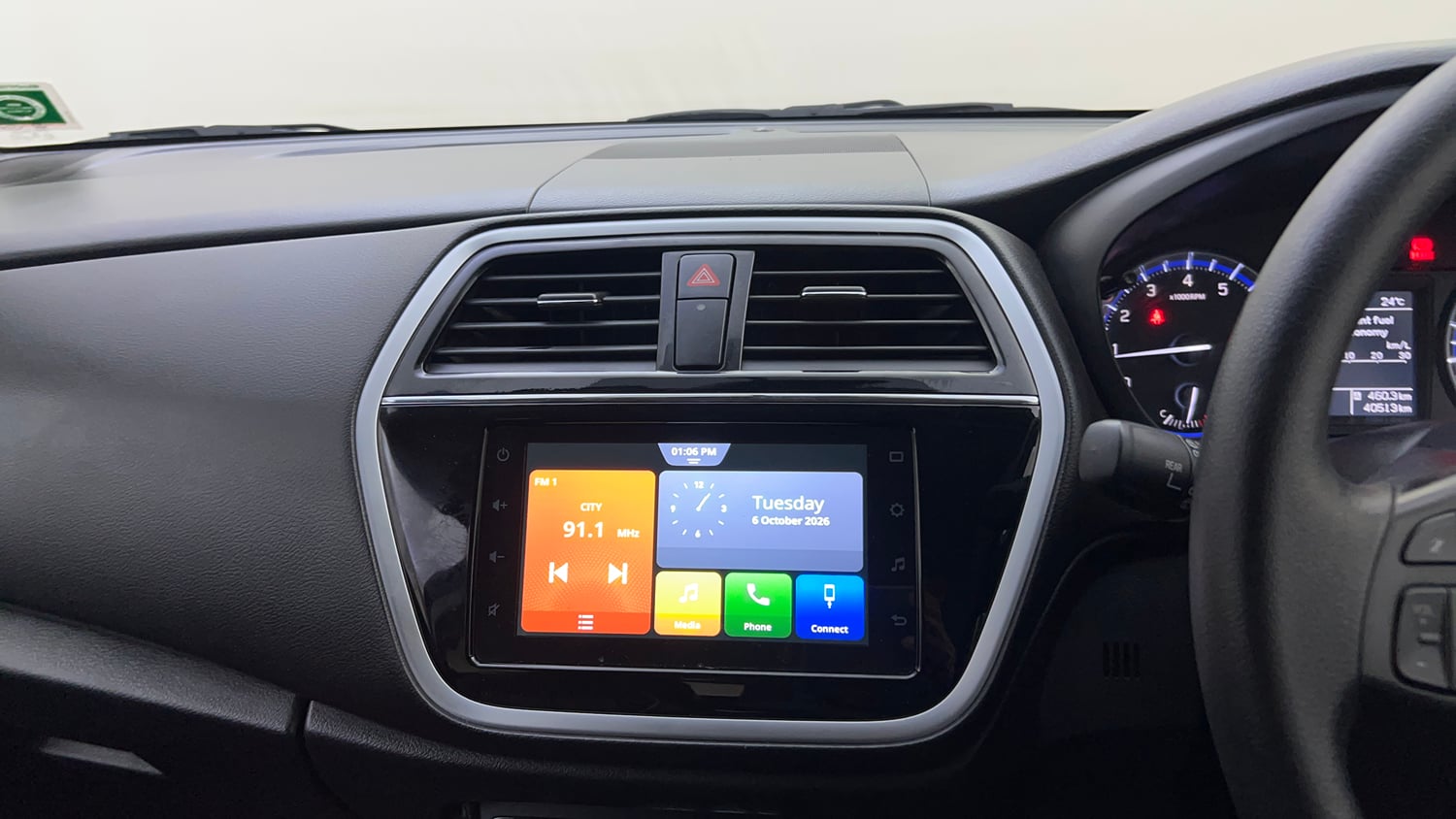 Used 2022 Maruti Suzuki S-Cross Zeta Petrol Manual top_features Touch screen infotainment system